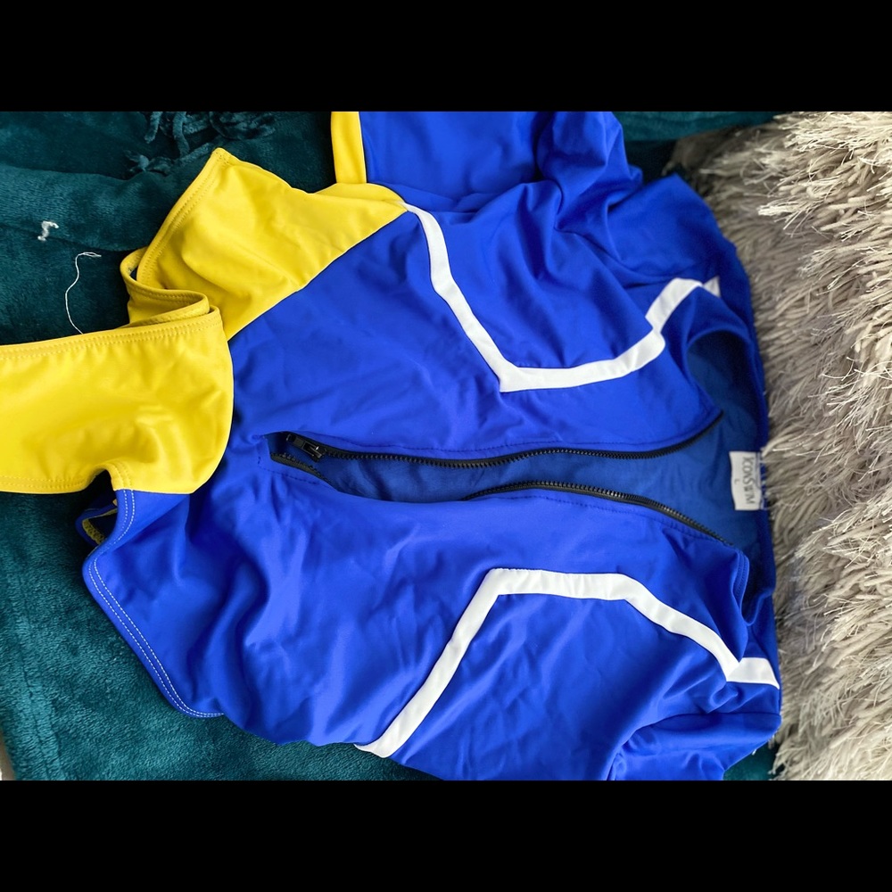 Broken zipper, brand new